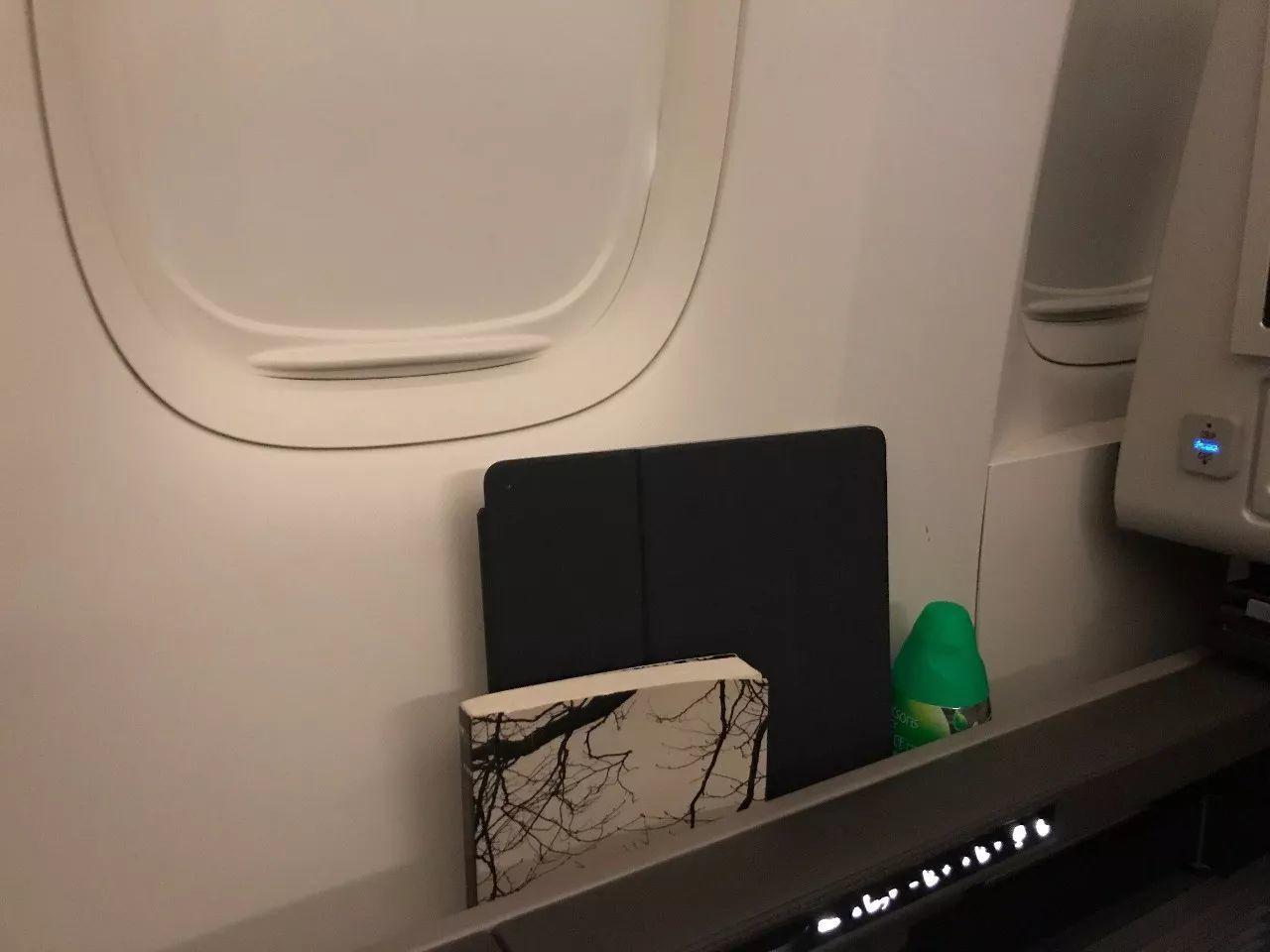 乘坐美联航全新的商务舱是什么样的体验? 乘坐美联航全新的商务舱是什么样的体验?