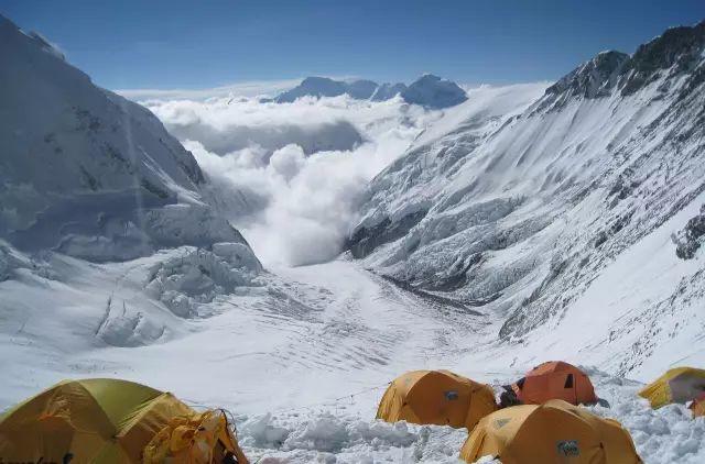 登上珠穆朗玛峰,你究竟会看到什么? 登上珠穆朗玛峰,你究竟会看到什么?