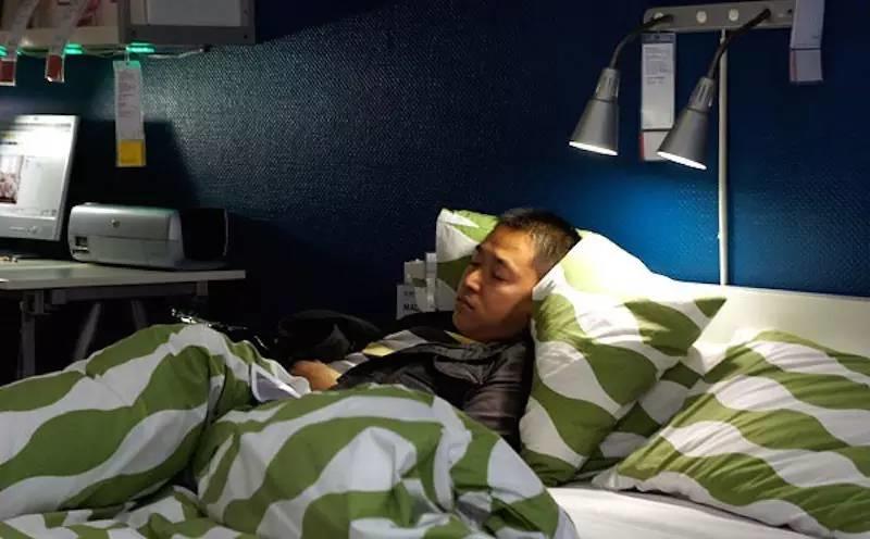世界百大未解之谜之为什么中国人喜欢在宜家睡觉? 世界百大未解之谜之为什么中国人喜欢在宜家睡觉?