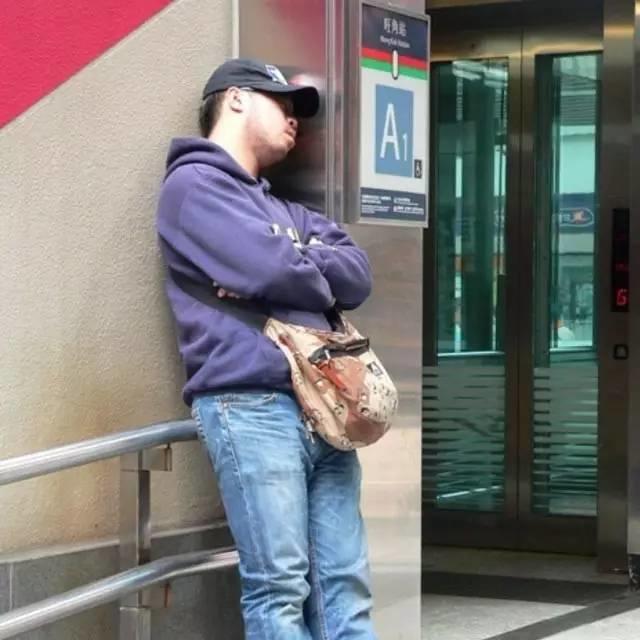 世界百大未解之谜之为什么中国人喜欢在宜家睡觉? 世界百大未解之谜之为什么中国人喜欢在宜家睡觉?