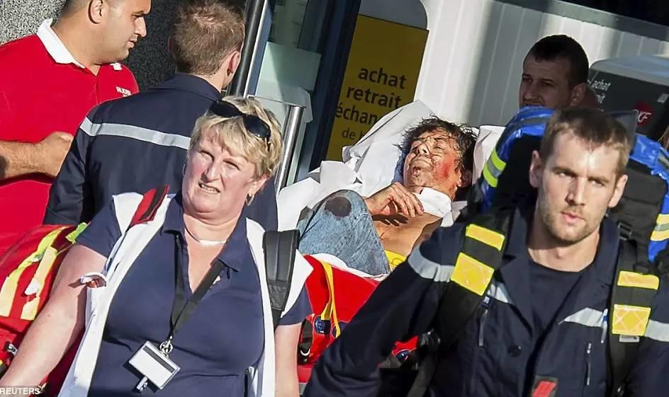 太帅了,美国大兵听到恐怖分子在厕所给武器上膛的声音,就这样阻止了一场大屠杀 太帅了,美国大兵听到恐怖分子在厕所给武器上膛的声音,就这样阻止了一场大屠杀