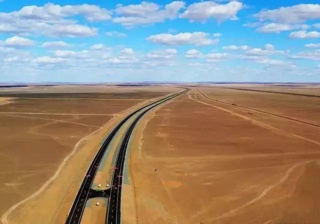 如果你有机会开上这条中国最美公路,请不要忘记那些默默守护它的人们 如果你有机会开上这条中国最美公路,请不要忘记那些默默守护它的人们