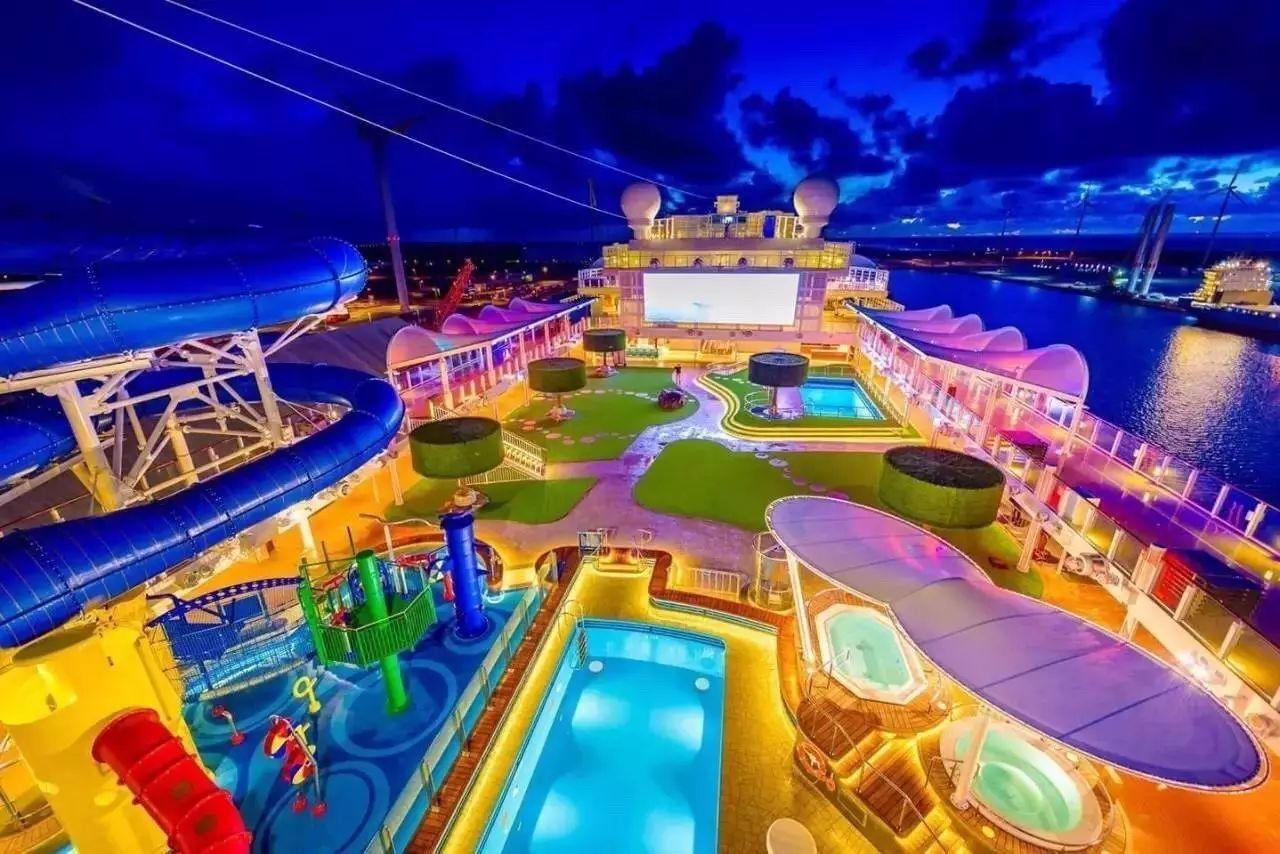 一艘在公海航行的游轮,到底藏着多少秘密? 一艘在公海航行的游轮,到底藏着多少秘密?