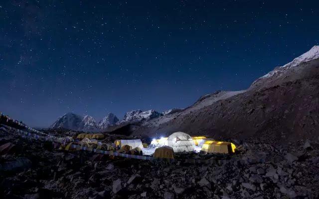 登上珠穆朗玛峰,你究竟会看到什么? 登上珠穆朗玛峰,你究竟会看到什么?