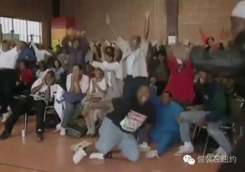 今天美国又发生了骚乱,让我想起了20多年前一个撕裂了整个美国的案子 今天美国又发生了骚乱,让我想起了20多年前一个撕裂了整个美国的案子