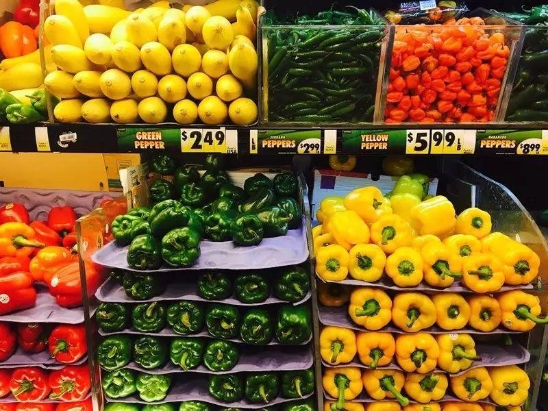 为什么我喜欢纽约?因为纽约提供了中产阶级理想生活的一个标准模板。 为什么我喜欢纽约?因为纽约提供了中产阶级理想生活的一个标准模板。