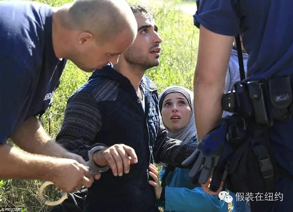 他散尽千万家财,买了退役军舰,救了9000人性命 他散尽千万家财,买了退役军舰,救了9000人性命