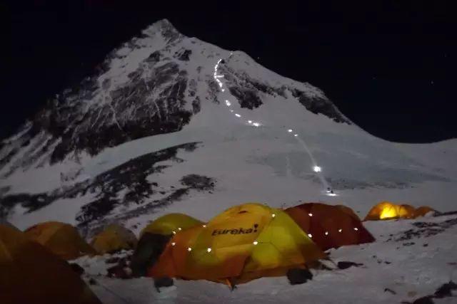 登上珠穆朗玛峰,你究竟会看到什么? 登上珠穆朗玛峰,你究竟会看到什么?