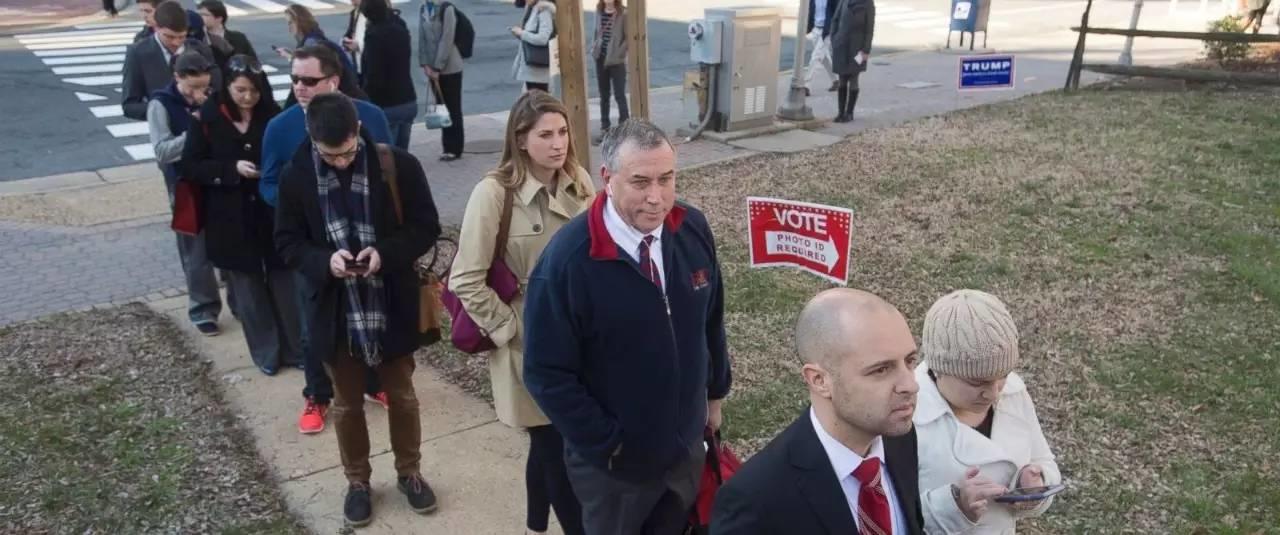 为什么这么多人支持这个疯子?如果他真的统治美国,世界会变成什么样子? 为什么这么多人支持这个疯子?如果他真的统治美国,世界会变成什么样子?