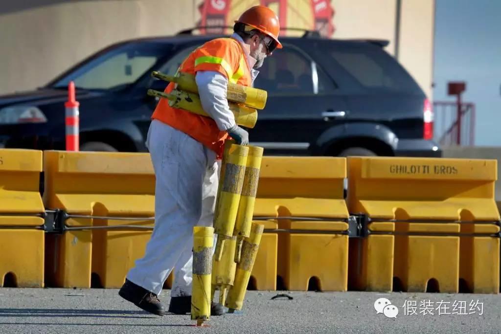 这个黄色的怪物,就是金门大桥的安全保障 这个黄色的怪物,就是金门大桥的安全保障