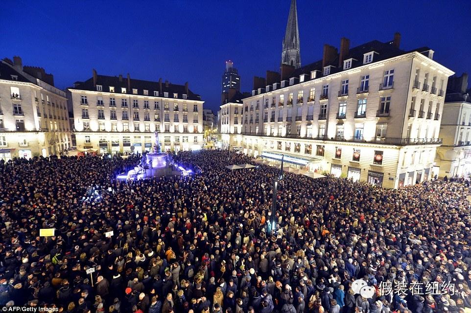 这是对言论自由的袭击,这是对全人类的宣战 这是对言论自由的袭击,这是对全人类的宣战