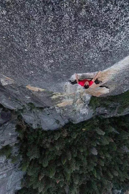 用生命在拍摄:今年奥斯卡最佳纪录片《徒手攀岩》 用生命在拍摄:今年奥斯卡最佳纪录片《徒手攀岩》