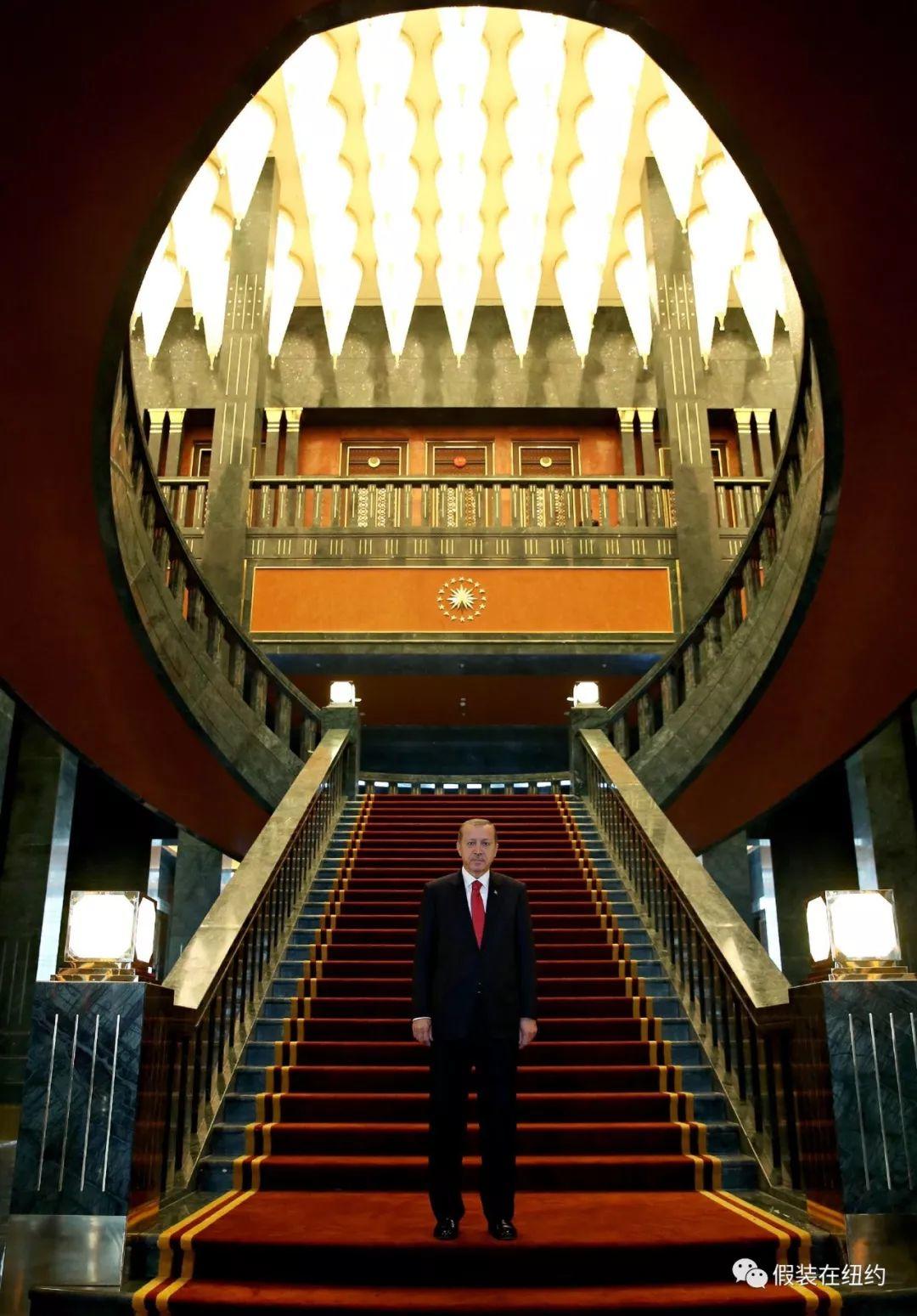 土耳其建了那么多光鲜亮丽的高楼和大桥,最后却还是滑向深渊 土耳其建了那么多光鲜亮丽的高楼和大桥,最后却还是滑向深渊