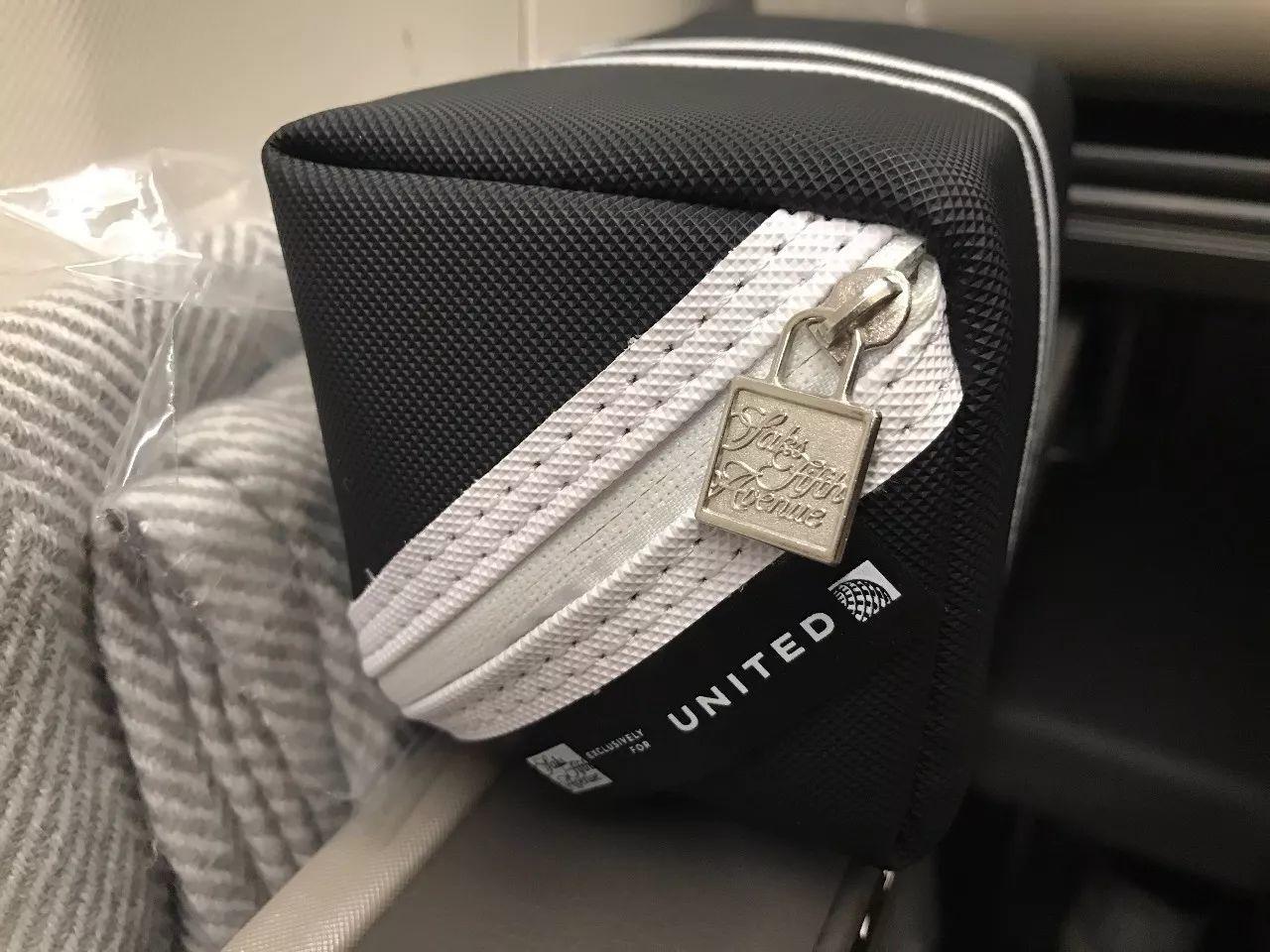 乘坐美联航全新的商务舱是什么样的体验? 乘坐美联航全新的商务舱是什么样的体验?