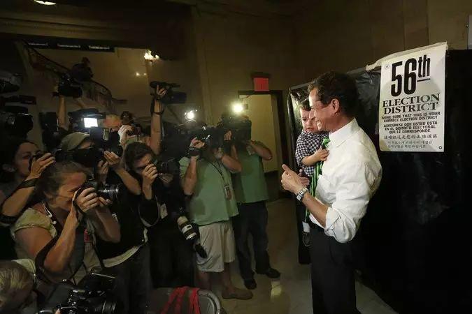 性,谎言,电子邮件……美国大选又有惊天剧情 性,谎言,电子邮件……美国大选又有惊天剧情