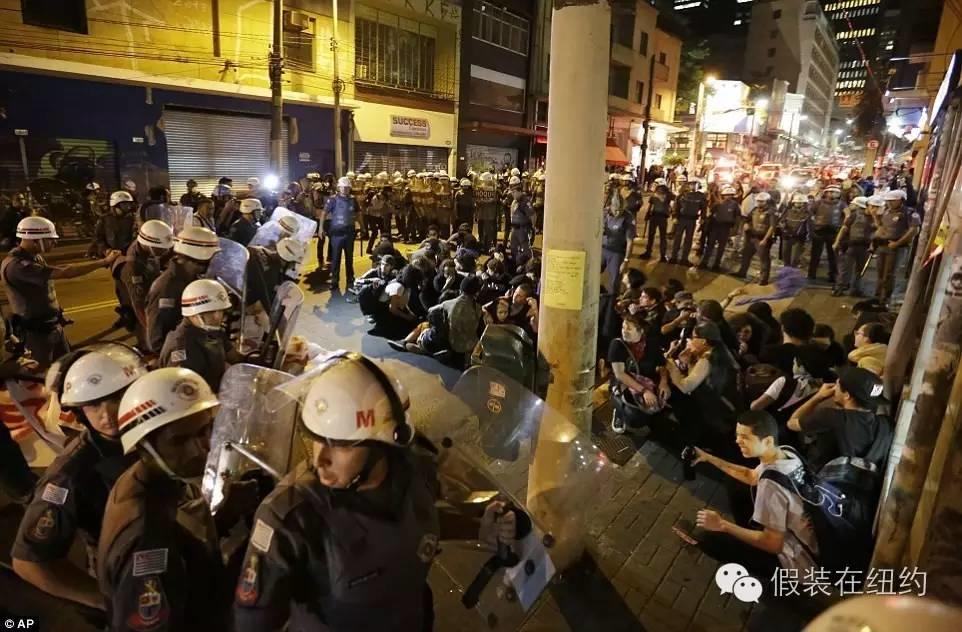 世界各国网友是这样吐槽这届奥运会开幕式的 世界各国网友是这样吐槽这届奥运会开幕式的