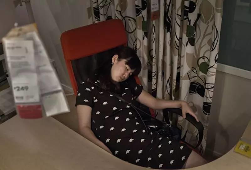 世界百大未解之谜之为什么中国人喜欢在宜家睡觉? 世界百大未解之谜之为什么中国人喜欢在宜家睡觉?