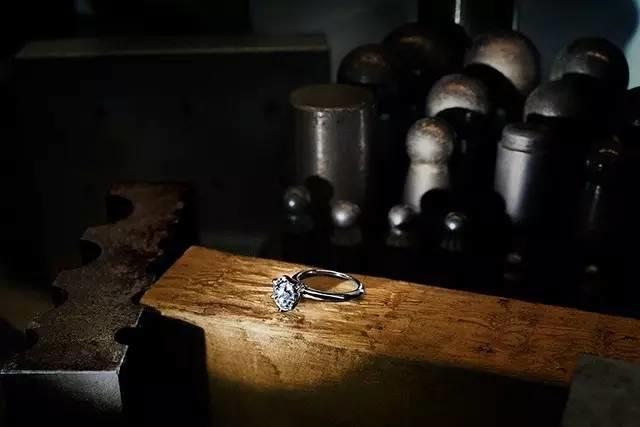 蒂芙尼蓝凭什么成为世界上最昂贵的蓝色? 蒂芙尼蓝凭什么成为世界上最昂贵的蓝色?