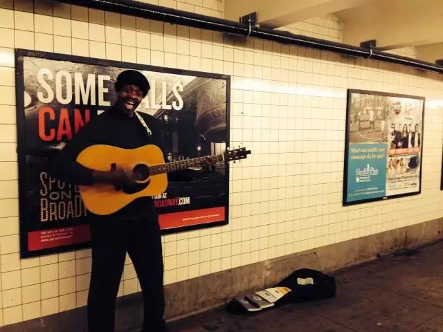 纽约真烂,地铁这么破,比北京上海差远了 纽约真烂,地铁这么破,比北京上海差远了