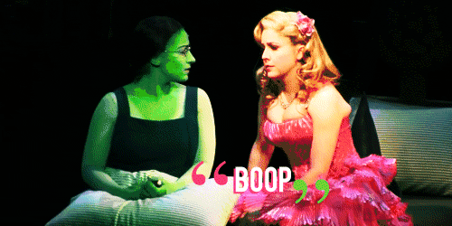 我打算请几个人去看百老汇音乐剧。 我打算请几个人去看百老汇音乐剧。