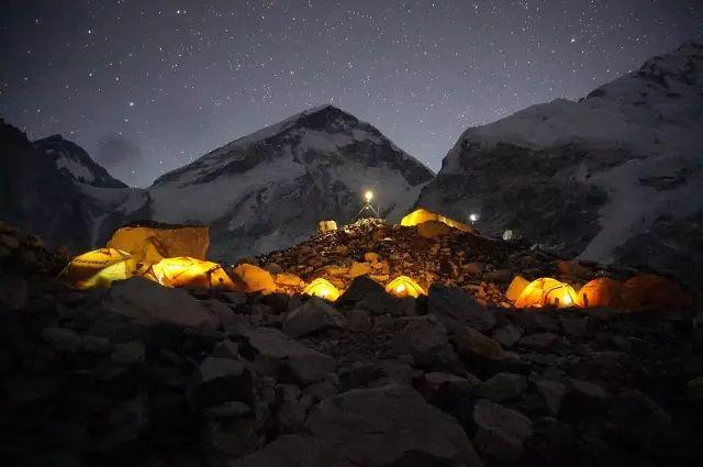 登上珠穆朗玛峰,你究竟会看到什么? 登上珠穆朗玛峰,你究竟会看到什么?