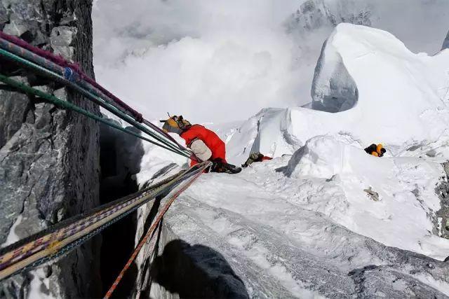 登上珠穆朗玛峰,你究竟会看到什么? 登上珠穆朗玛峰,你究竟会看到什么?