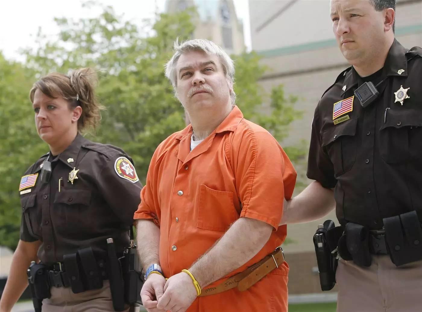 一桩沉寂多年的杀人奇案,这两天震动了整个美国 一桩沉寂多年的杀人奇案,这两天震动了整个美国