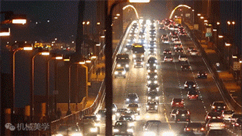 这个黄色的怪物,就是金门大桥的安全保障 这个黄色的怪物,就是金门大桥的安全保障