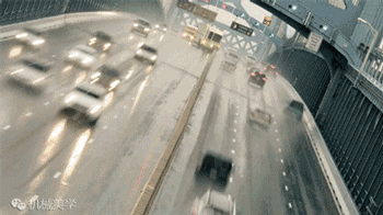 这个黄色的怪物,就是金门大桥的安全保障 这个黄色的怪物,就是金门大桥的安全保障