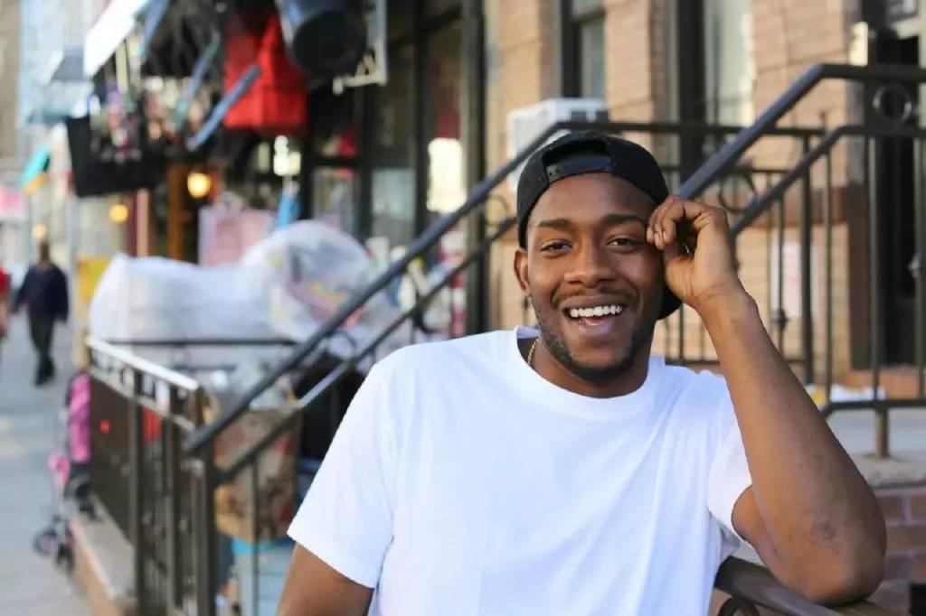 一个小男孩因为自己是同性恋而苦恼,希拉里这样安慰他 一个小男孩因为自己是同性恋而苦恼,希拉里这样安慰他