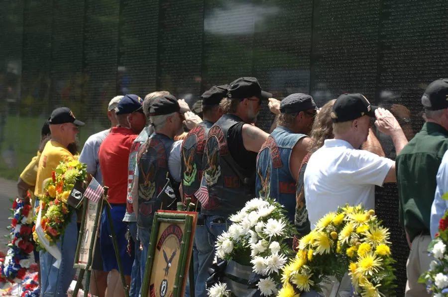 特朗普白宫房间里那幅诡异的画 特朗普白宫房间里那幅诡异的画