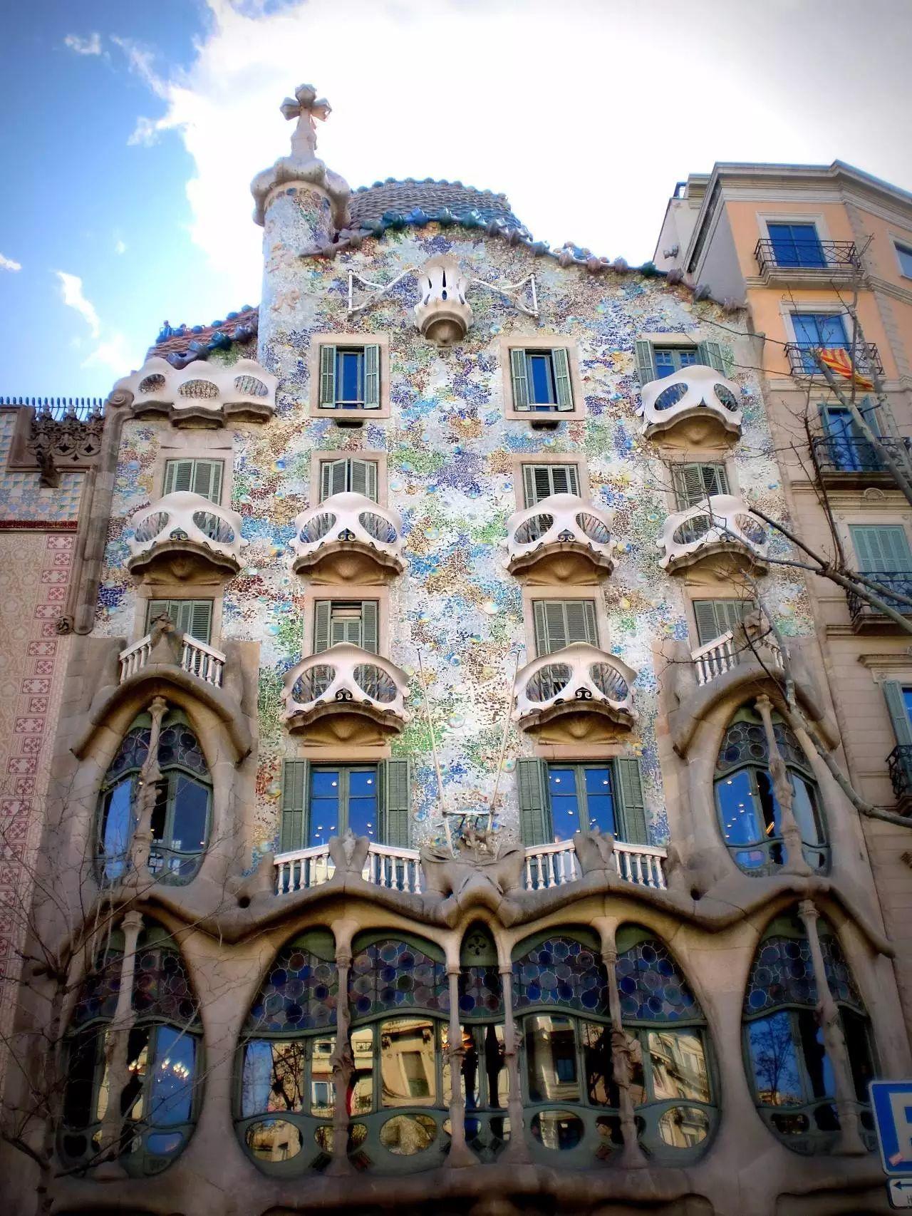 游记 | 我在巴塞罗那,看到一些奇怪的街道和房子 游记 | 我在巴塞罗那,看到一些奇怪的街道和房子