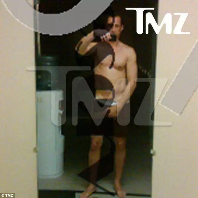 性,谎言,电子邮件……美国大选又有惊天剧情 性,谎言,电子邮件……美国大选又有惊天剧情