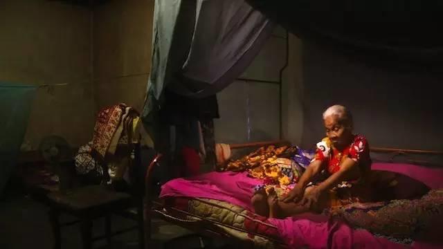 抱歉今天这篇和七夕没有什么关系,我只想介绍一个值得全世界起立致敬的男人 抱歉今天这篇和七夕没有什么关系,我只想介绍一个值得全世界起立致敬的男人