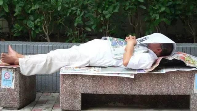 世界百大未解之谜之为什么中国人喜欢在宜家睡觉? 世界百大未解之谜之为什么中国人喜欢在宜家睡觉?