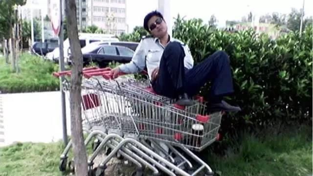 世界百大未解之谜之为什么中国人喜欢在宜家睡觉? 世界百大未解之谜之为什么中国人喜欢在宜家睡觉?