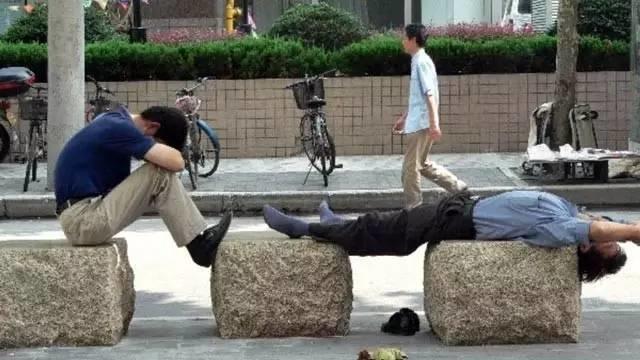 世界百大未解之谜之为什么中国人喜欢在宜家睡觉? 世界百大未解之谜之为什么中国人喜欢在宜家睡觉?