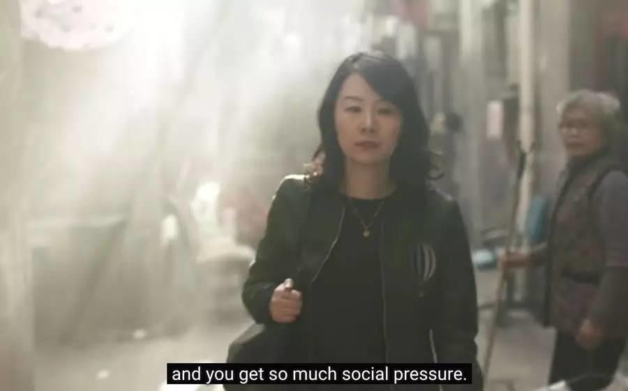 她最后去了相亲角 | 无论到达哪个阶层,都无法幸免,只能战斗 她最后去了相亲角 | 无论到达哪个阶层,都无法幸免,只能战斗