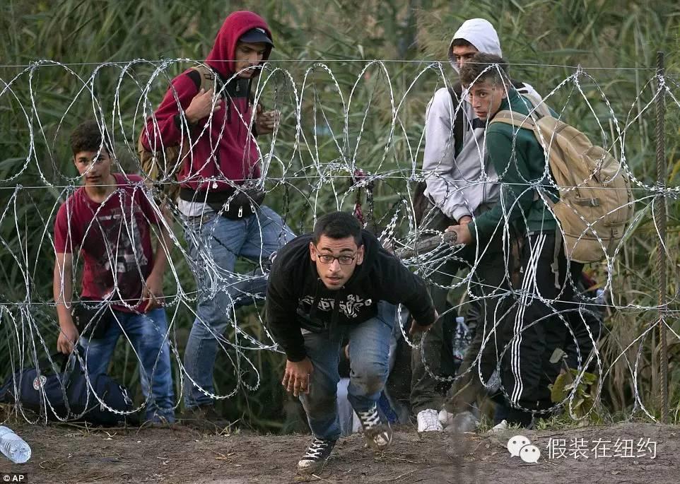 他散尽千万家财,买了退役军舰,救了9000人性命 他散尽千万家财,买了退役军舰,救了9000人性命