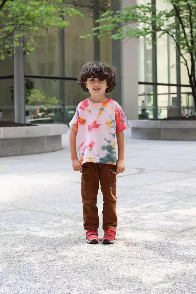 一个小男孩因为自己是同性恋而苦恼,希拉里这样安慰他 一个小男孩因为自己是同性恋而苦恼,希拉里这样安慰他