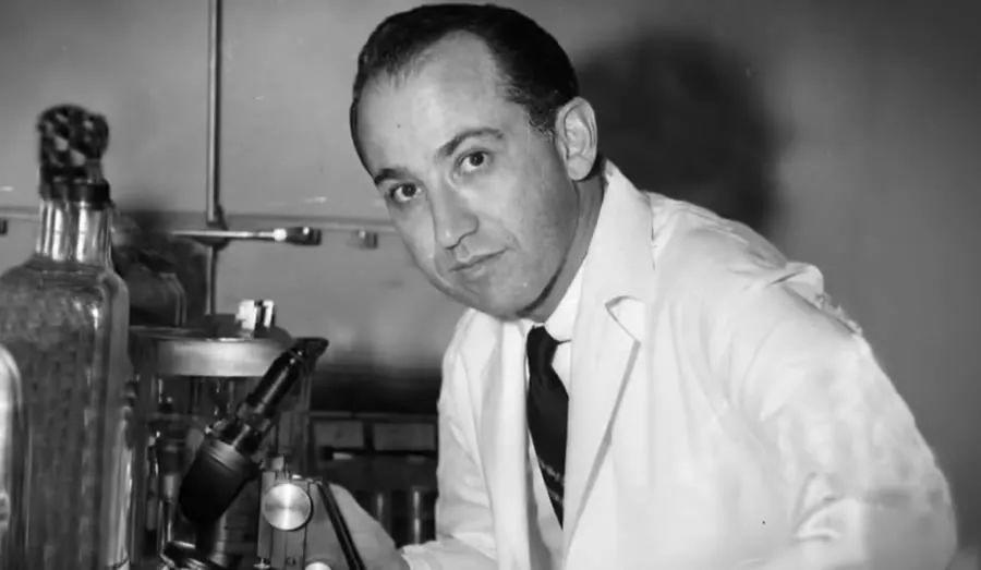 两个人的疫苗战争 两个人的疫苗战争