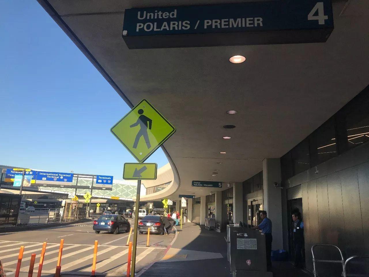 乘坐美联航全新的商务舱是什么样的体验? 乘坐美联航全新的商务舱是什么样的体验?