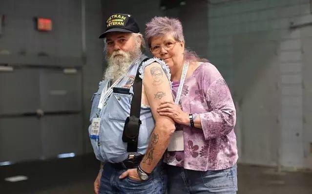 这22碗狗粮你一定要尝一下。 这22碗狗粮你一定要尝一下。