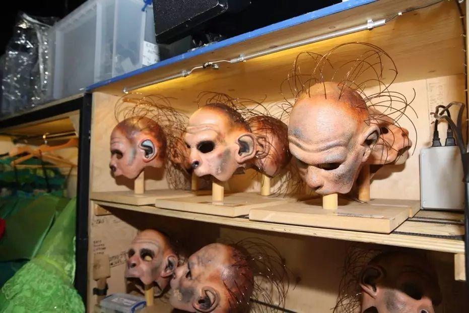 我打算请几个人去看百老汇音乐剧。 我打算请几个人去看百老汇音乐剧。