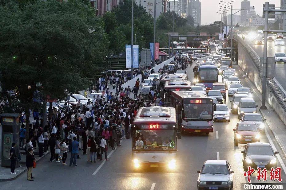 一个贫穷的年轻人,如何过上体面的生活? 一个贫穷的年轻人,如何过上体面的生活?