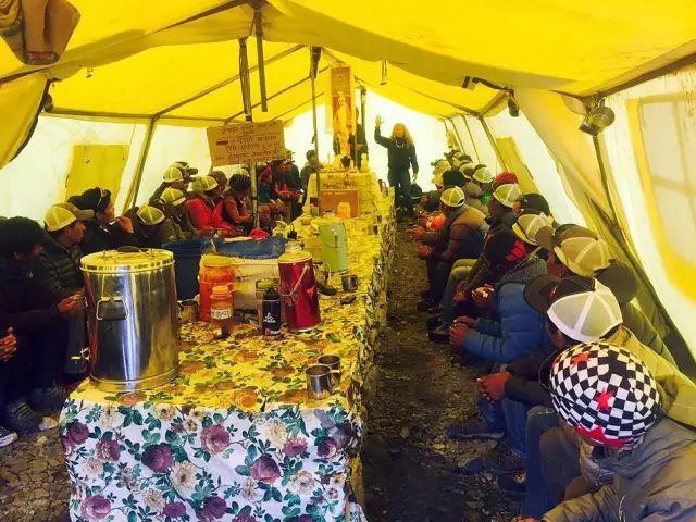 登上珠穆朗玛峰,你究竟会看到什么? 登上珠穆朗玛峰,你究竟会看到什么?