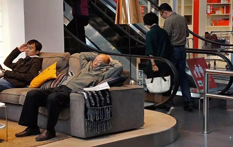 世界百大未解之谜之为什么中国人喜欢在宜家睡觉? 世界百大未解之谜之为什么中国人喜欢在宜家睡觉?