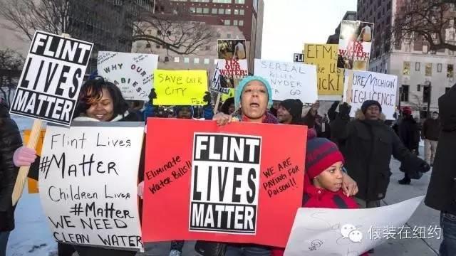 10万人喝了18个月的毒水,政府还一再说是安全的,直到一个母亲站出来揭开了真相 10万人喝了18个月的毒水,政府还一再说是安全的,直到一个母亲站出来揭开了真相