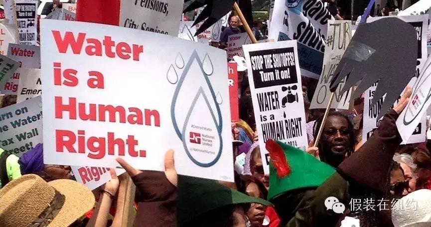 10万人喝了18个月的毒水,政府还一再说是安全的,直到一个母亲站出来揭开了真相 10万人喝了18个月的毒水,政府还一再说是安全的,直到一个母亲站出来揭开了真相