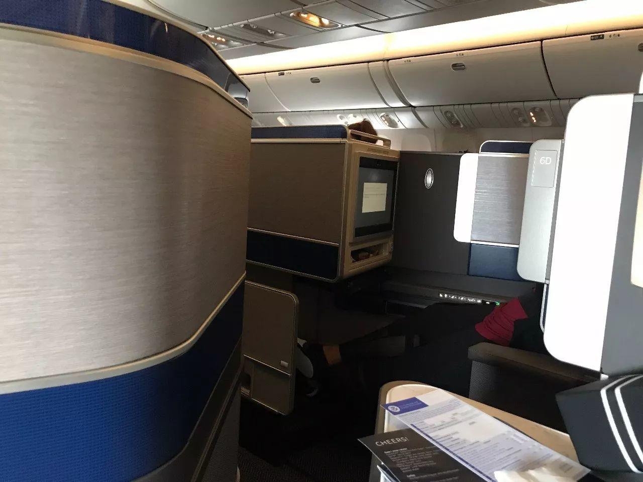 乘坐美联航全新的商务舱是什么样的体验? 乘坐美联航全新的商务舱是什么样的体验?